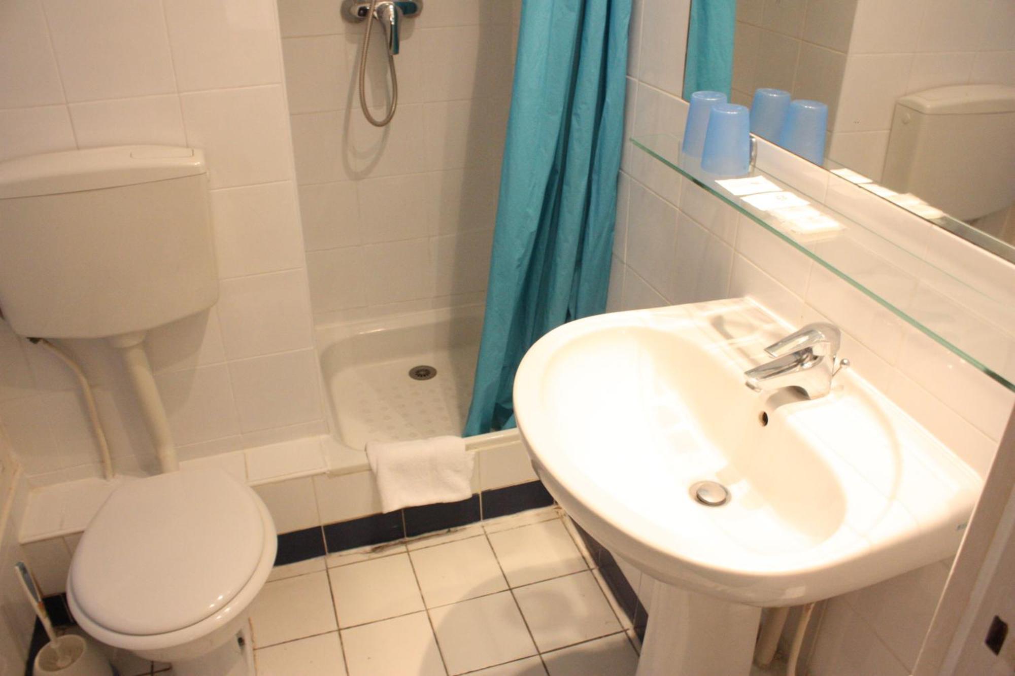 Standard Double Room,109961235:JPEG